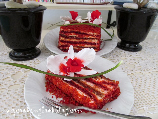 Торта червено кадифе (Red Velvet Cake) с орхидеи
