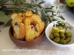 Солени бишкоти (Biscotti) с маслини и пармезан