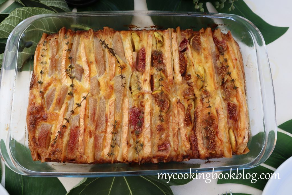 Пай (баница) с меки сирена и плодове