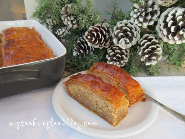 Баклава с претопено масло (Гхи) и бадемова плънка Баклава с претопено масло (Гхи) и бадемова плънка