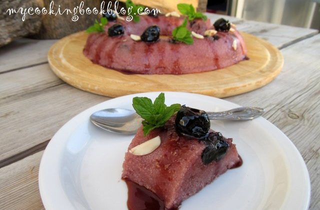 Грис халва със сок от вишни и сладко от череши