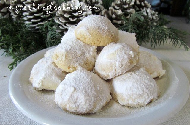 Бели курабии с претопено масло и сусамово олио